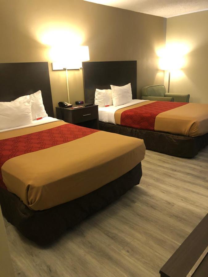 Econo Lodge Metro Arlington Bagian luar foto