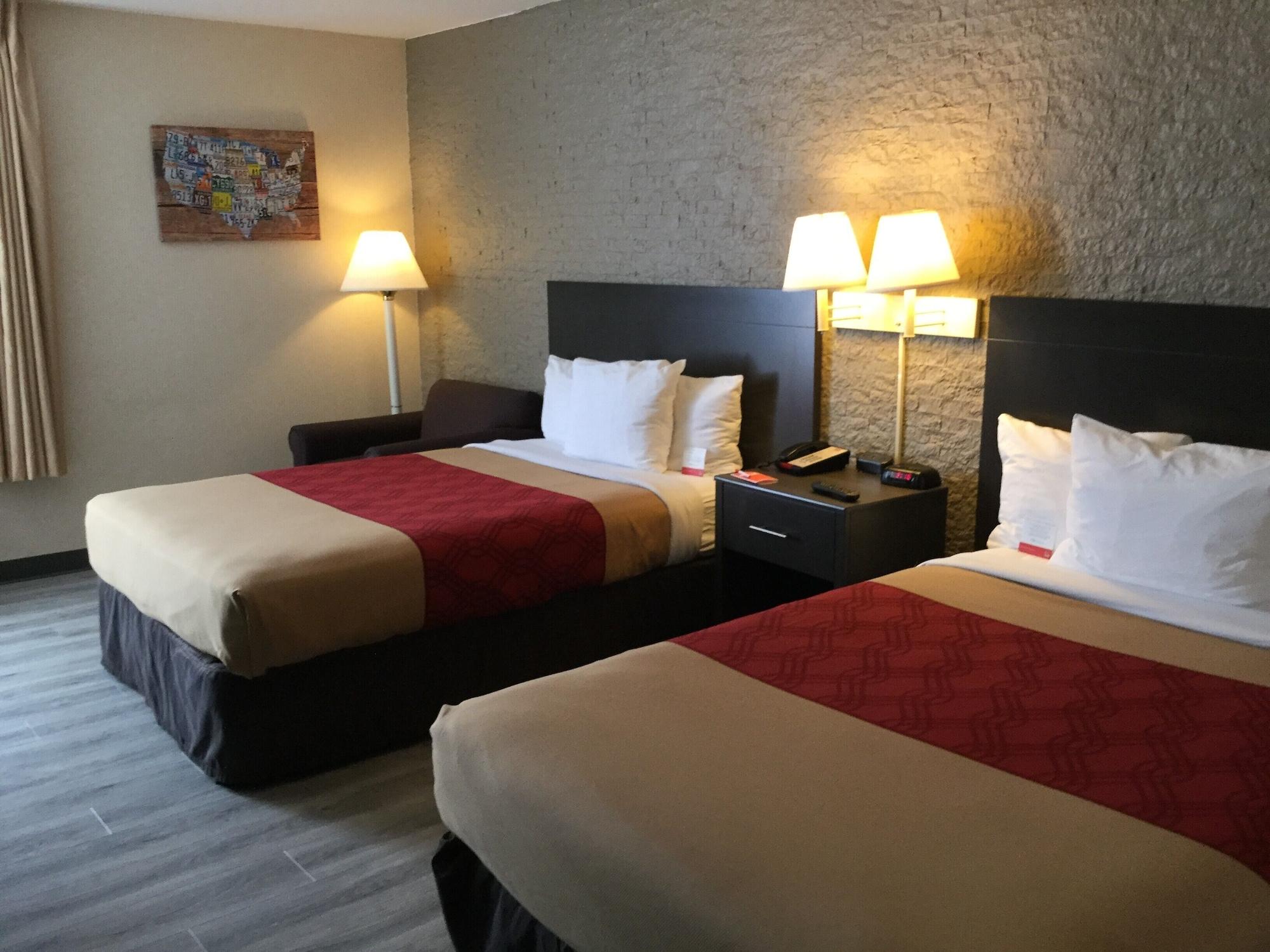 Econo Lodge Metro Arlington Bagian luar foto