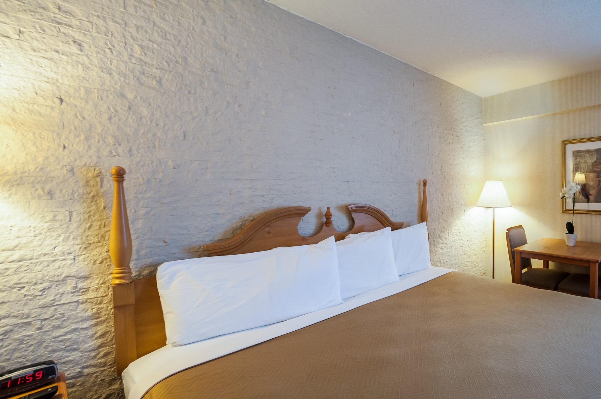Econo Lodge Metro Arlington Bagian luar foto