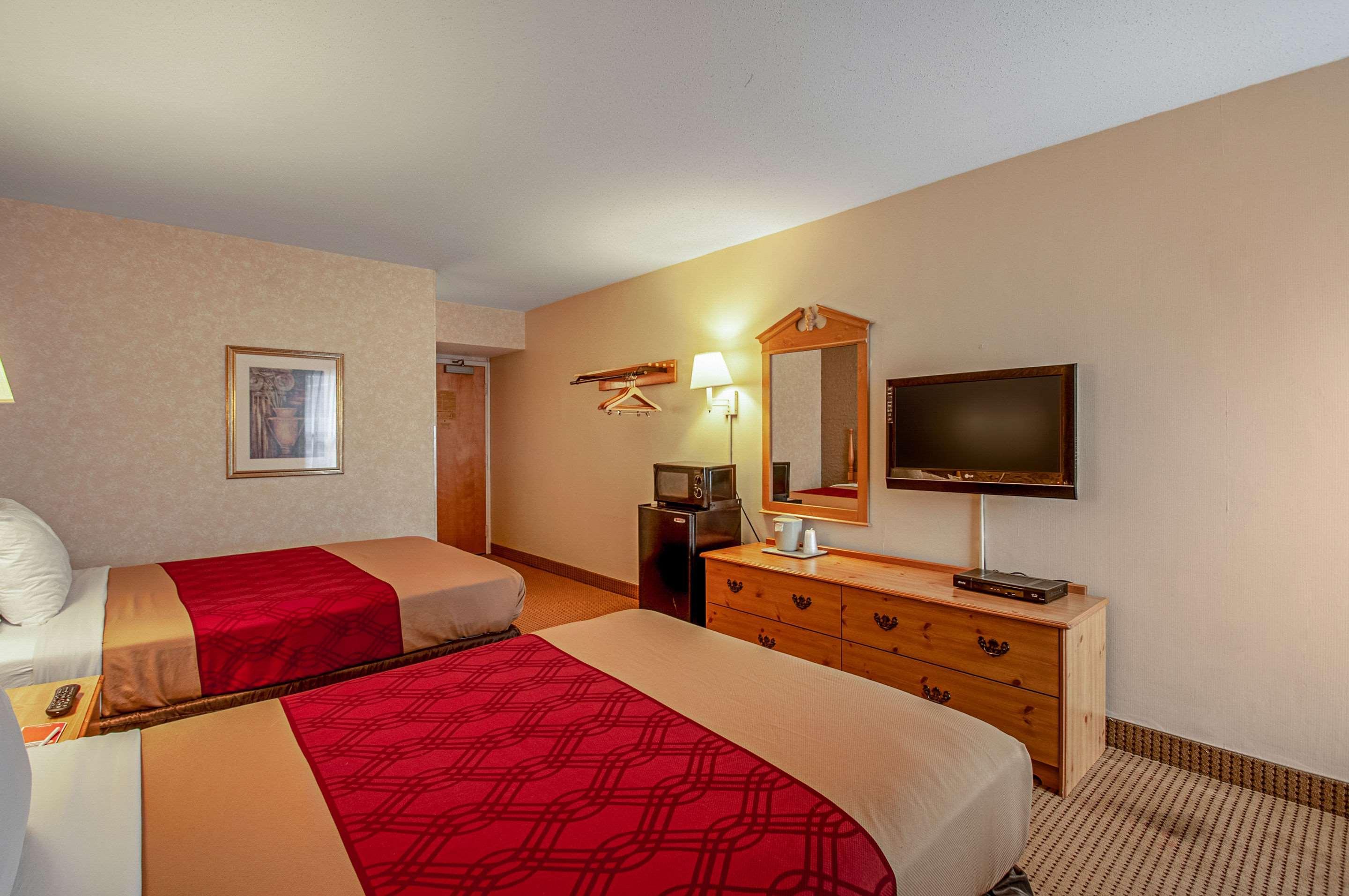 Econo Lodge Metro Arlington Bagian luar foto