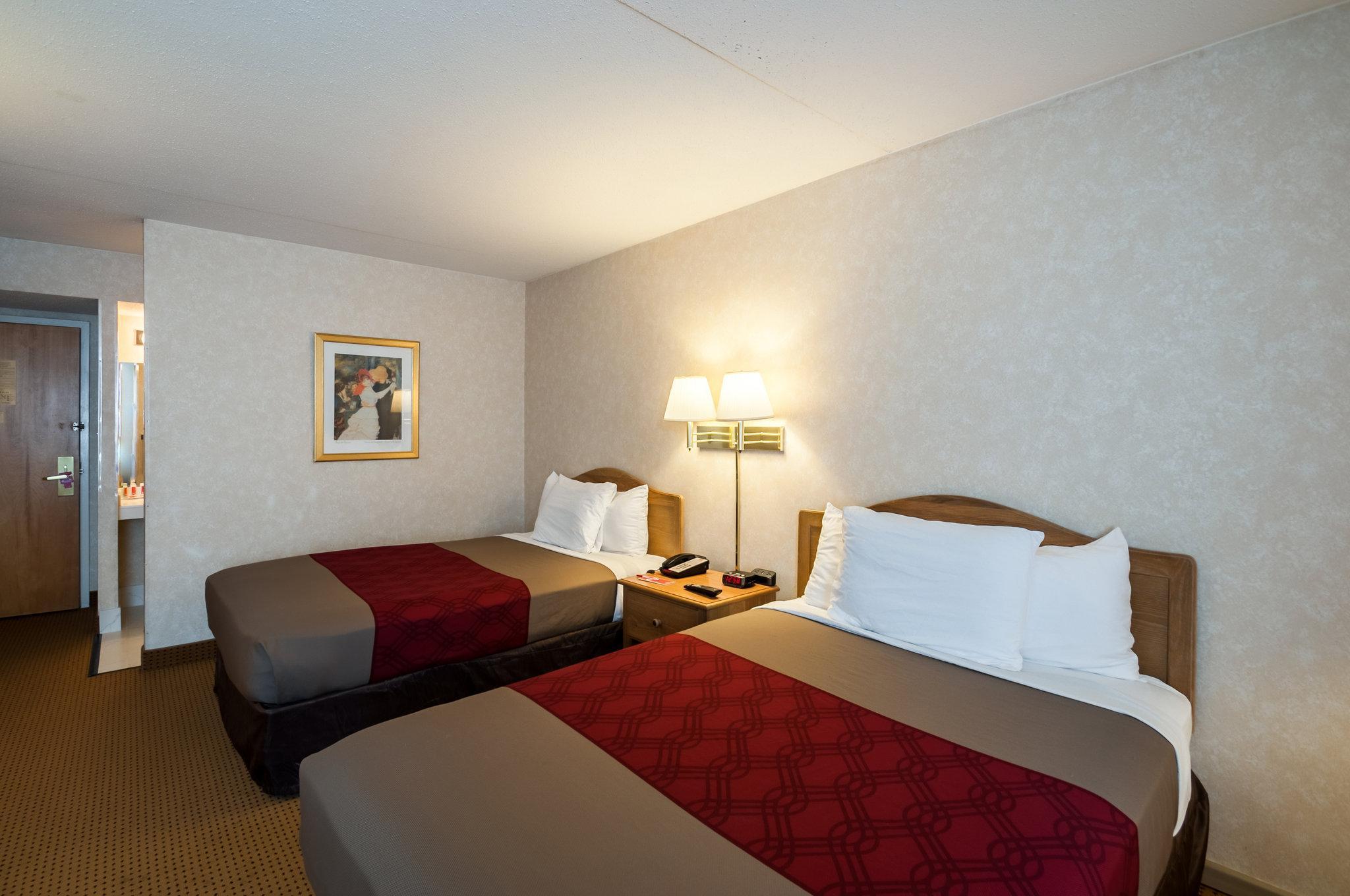 Econo Lodge Metro Arlington Bagian luar foto