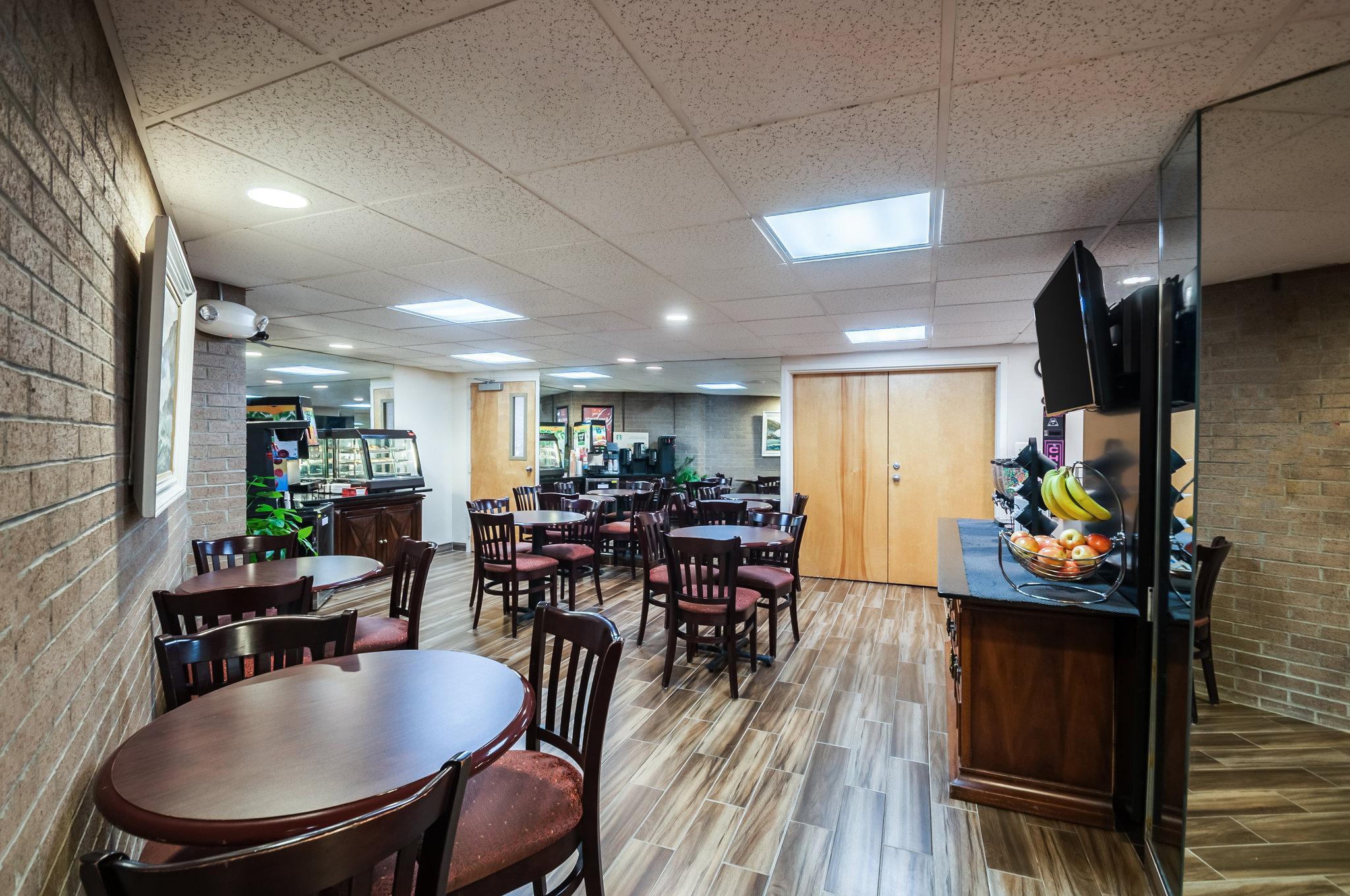 Econo Lodge Metro Arlington Bagian luar foto