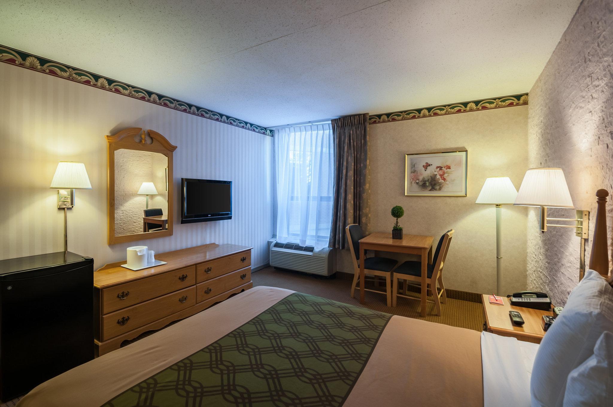 Econo Lodge Metro Arlington Bagian luar foto