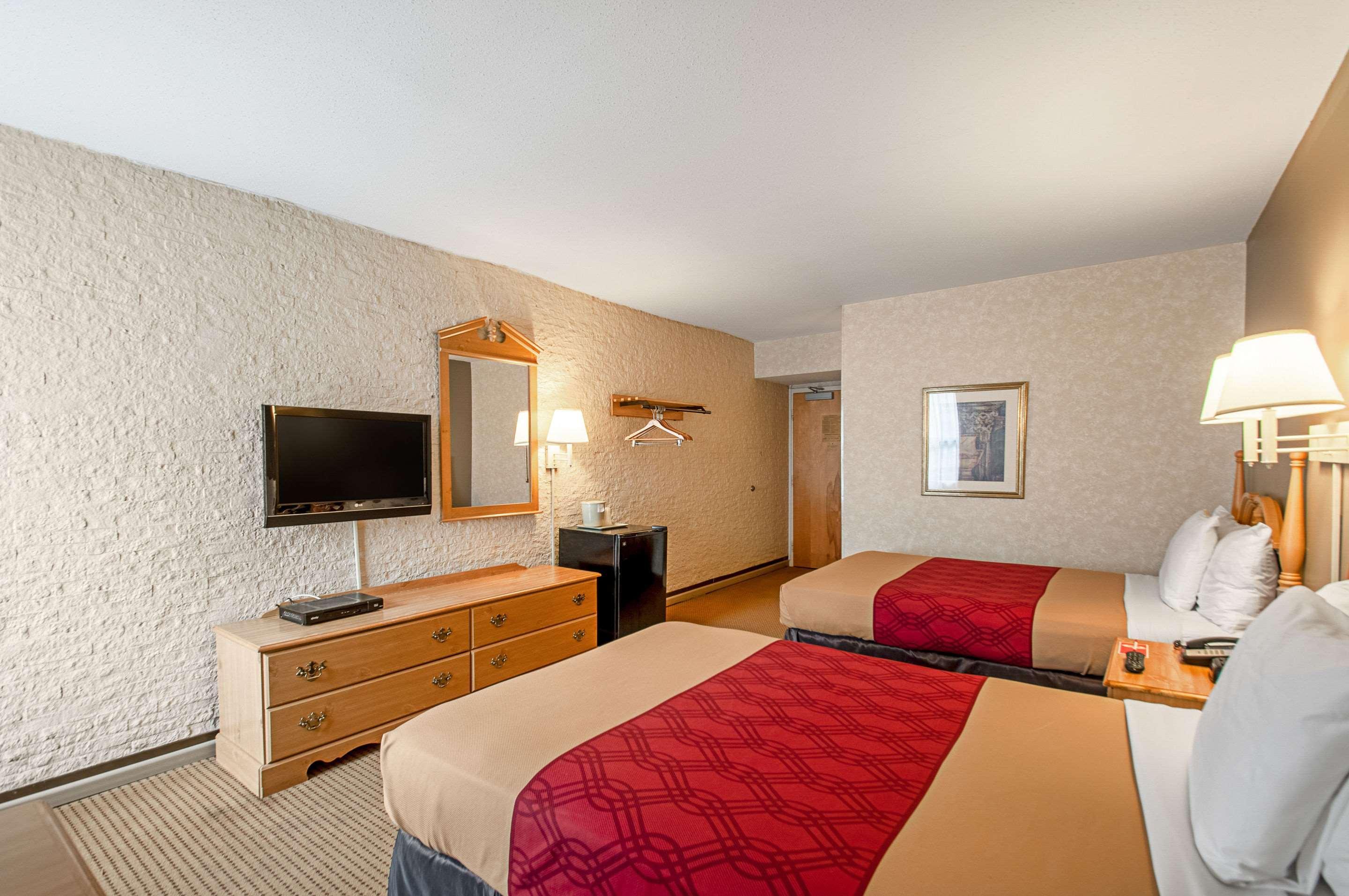 Econo Lodge Metro Arlington Bagian luar foto