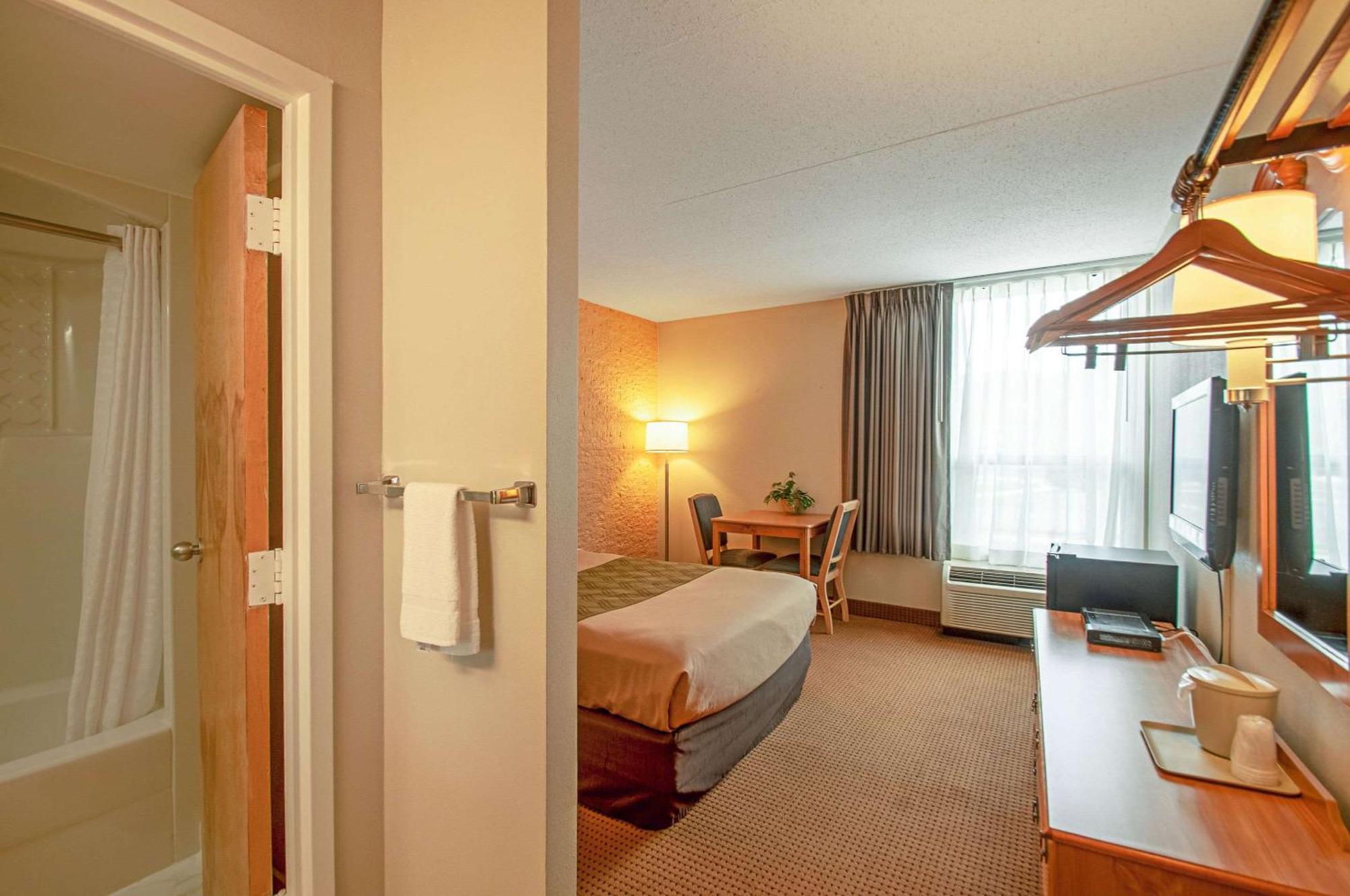 Econo Lodge Metro Arlington Bagian luar foto